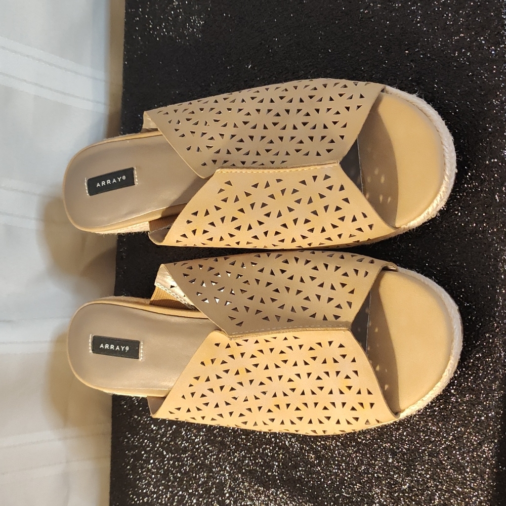 Array Slippers - image 1